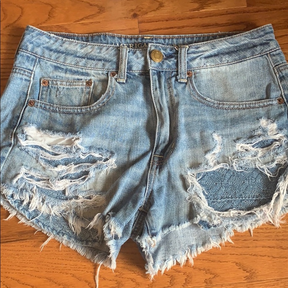 American Eagle hi-rise shorts with crochet pockets